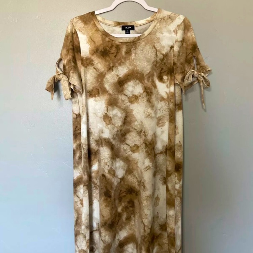 Tacera Short Sleeved Dress Size Small Fawn Color